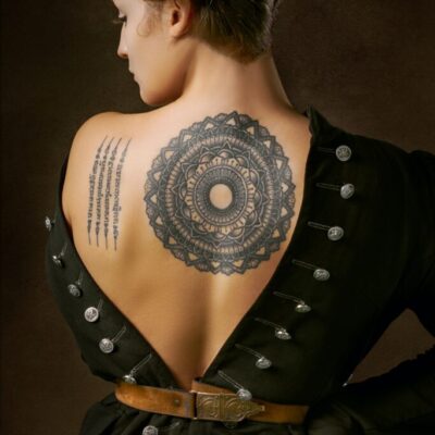 storiesullapelle.com - Mandala tattooed on Armenian woman's back