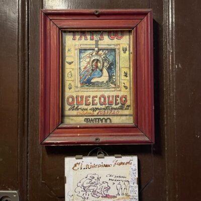 storiasullapelle.com - Insegna vintage Queequeg tattoo studio by Fercioni
