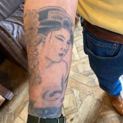 Katie Cherry on Gippi Rondinella arm 2