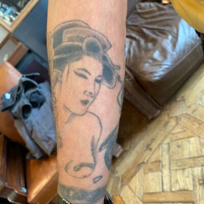Katie Cherry on Gippi Rondinella arm 3