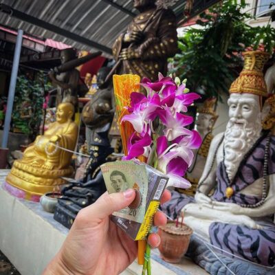 offerta al wat bang phra a nakhon pathom offerta al wat bang phra a nakhon pathom
